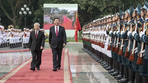 习近平同越共中央总书记阮富仲举行会谈 双方一致同意和衷共济、共谋发展 不断开创中越关系新局面