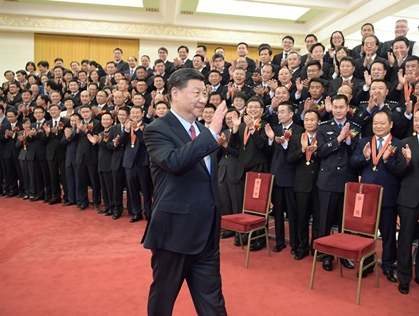 习近平会见第九届全国“人民满意的公务员”<br>和“人民满意的公务员集体”受表彰代表<br>李克强王沪宁参加会见