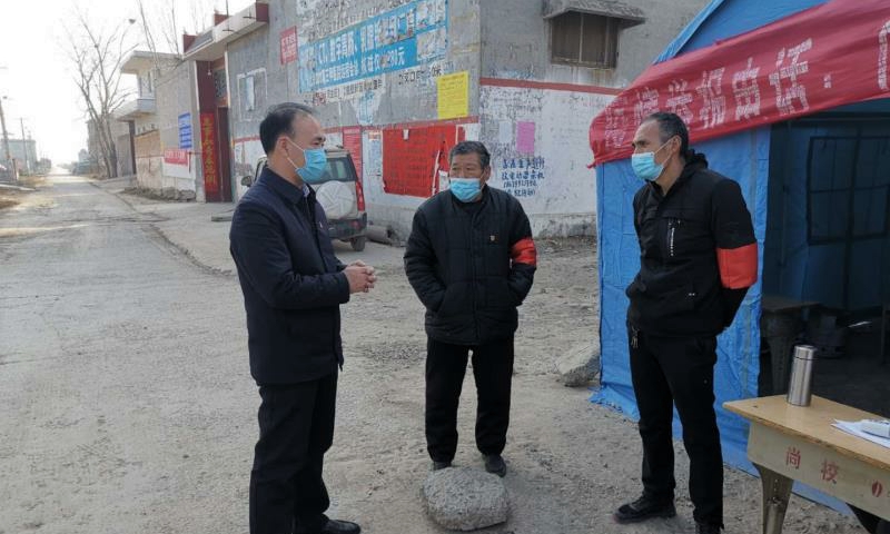 冯芳喜深入浚县部分乡镇暗访 检查疫情防控工作