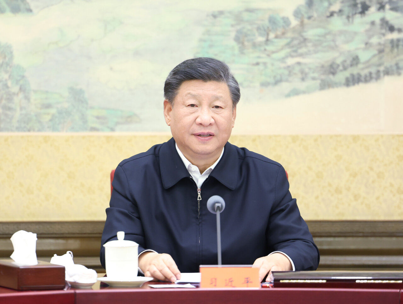 中共中央政治局召开民主生活会强调 坚持团结奋斗 贯彻落实好党的二十大重大决策部署 中共中央总书记习近平主持会议并发表重要讲话